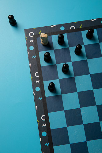 国际象棋儿童棋类益智玩具摄影图