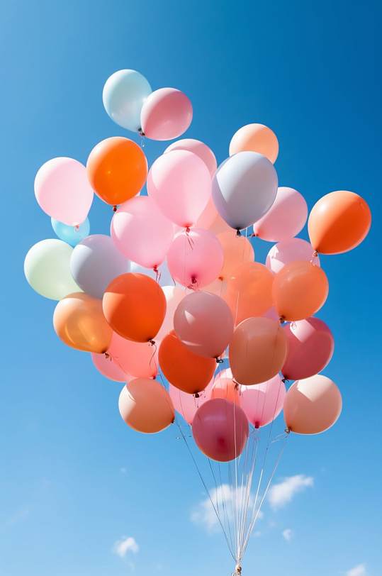 AI数字艺术蓝天多彩的气球摄影图片-众图网