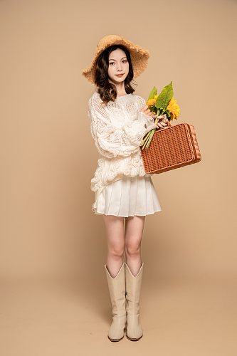 秋季白色羊毛毛衣氛围女性人物摄影图片