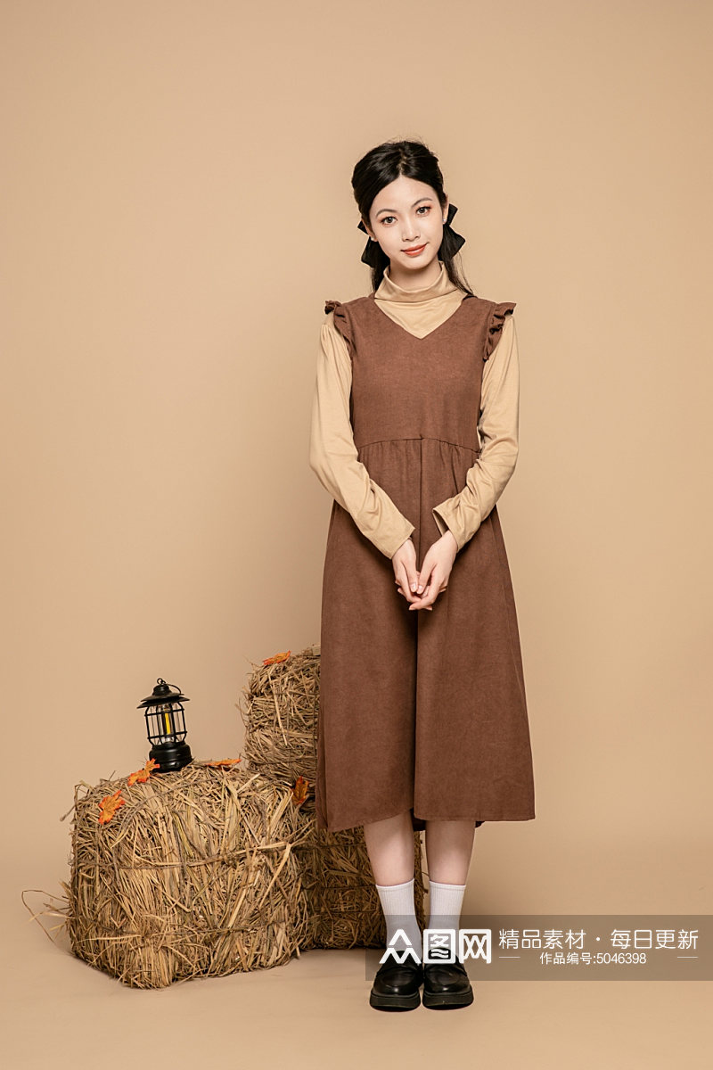 秋季棕色连衣裙氛围女性人物摄影图片素材