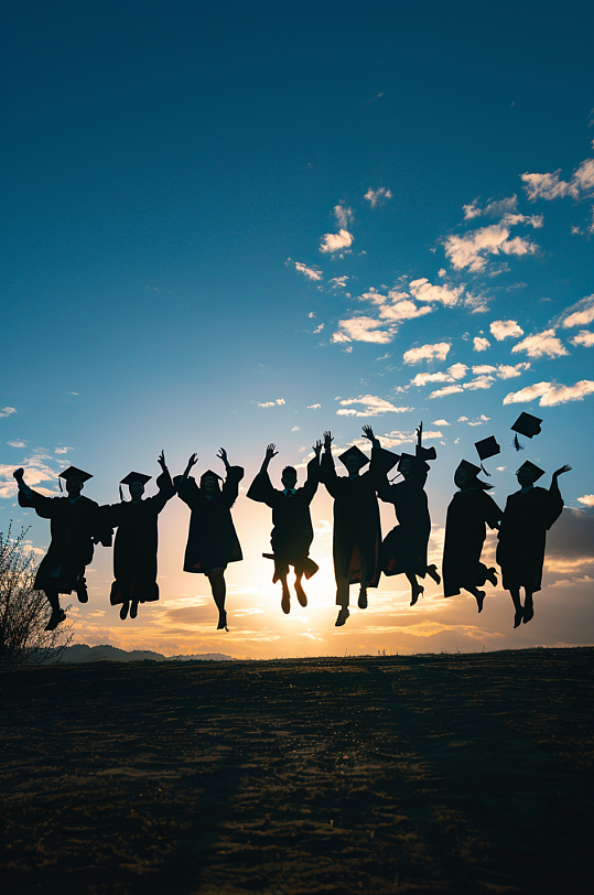 数字艺术毕业季海边毕业旅行人物摄影图-众图网