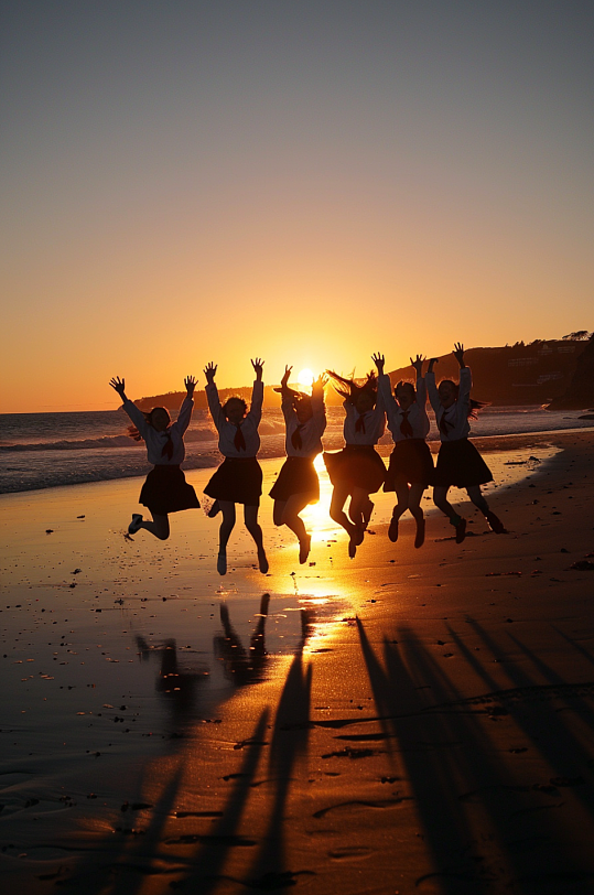 数字艺术毕业季海边毕业旅行人物摄影图-众图网