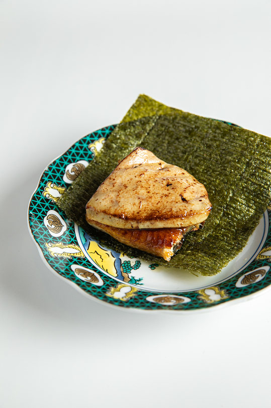 鹅肝鳗鱼海苔卷日本料理美食摄影图片