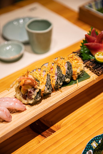 寿司卷日料日本料理美食摄影图片