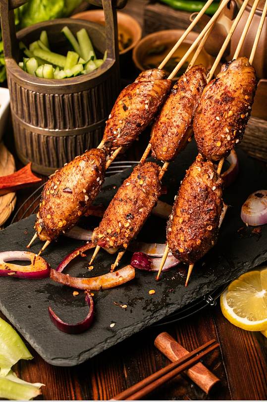 烤麻辣鸡中翅烧烤夜宵美食摄影图片-众图网