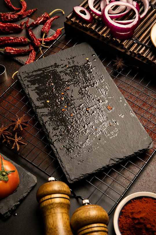 烤蔬菜黑色石板岩石板烧烤物品摄影图片