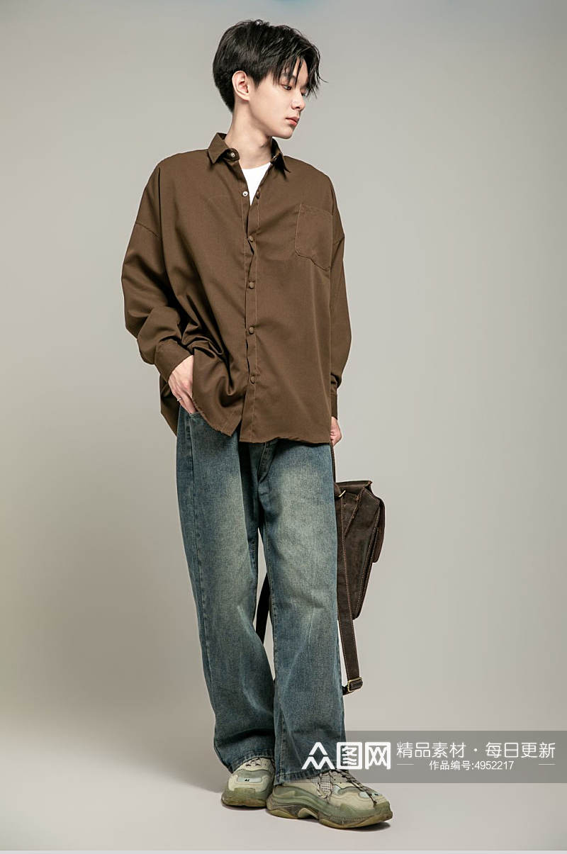 时尚棕色夏季衬衫男生人物摄影图片素材
