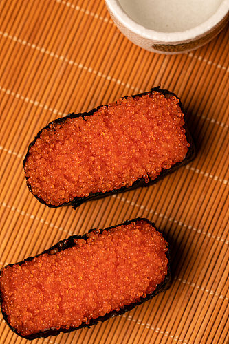 蟹子军舰寿司美食摄影图片