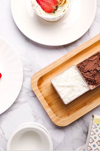 清新芒果巧克力酸奶蛋糕甜品美食摄影图片