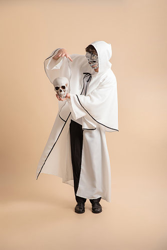 魔法师装扮外国男模万圣节人物摄影图片