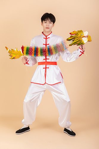 龙年舞龙练武男生人物摄影图片