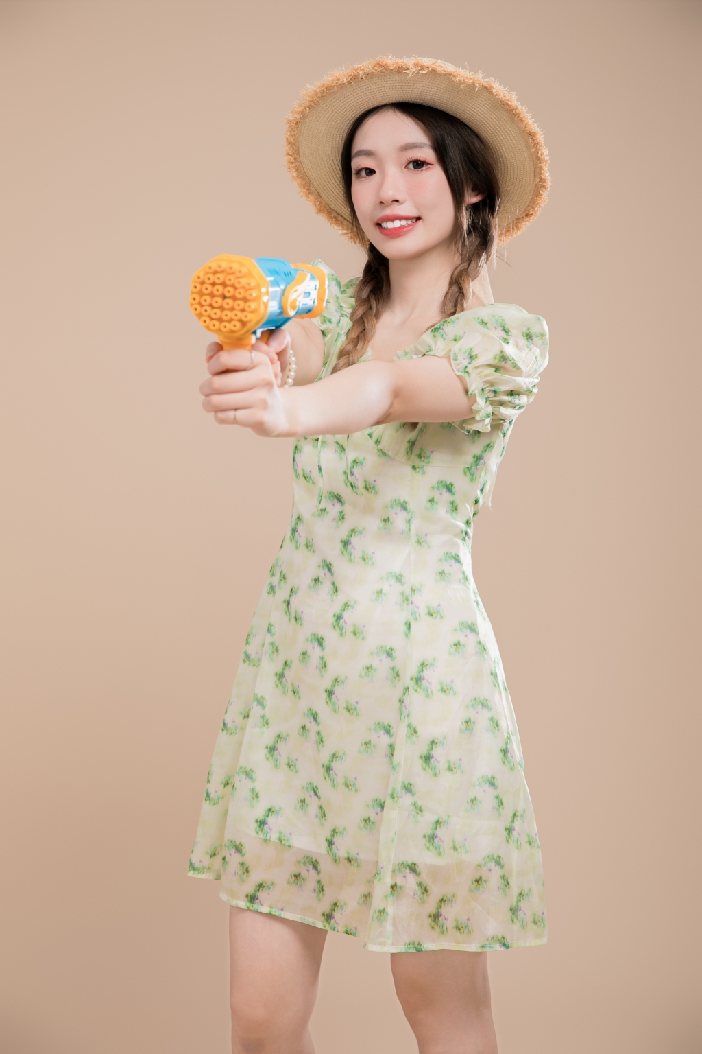 小清新夏季防晒连衣裙女生人物摄影图片素材