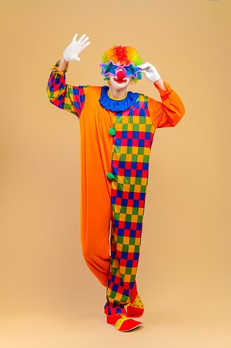 戴墨镜幽默搞笑小丑人物摄影图片