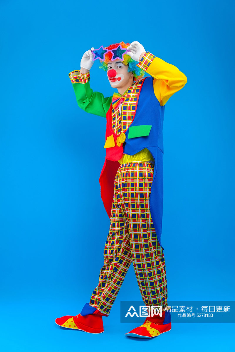 戴墨镜幽默搞笑小丑人物摄影图片素材