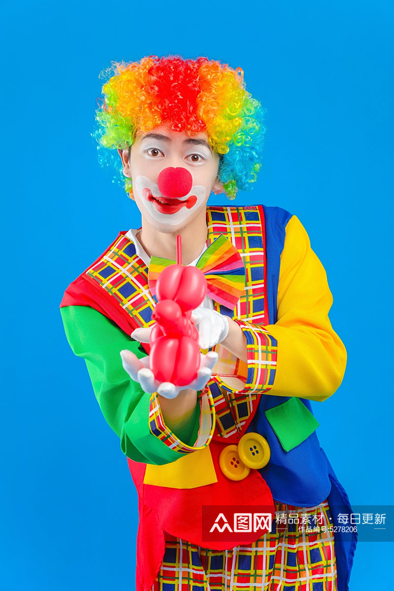 拿气球幽默搞笑小丑人物摄影图片素材