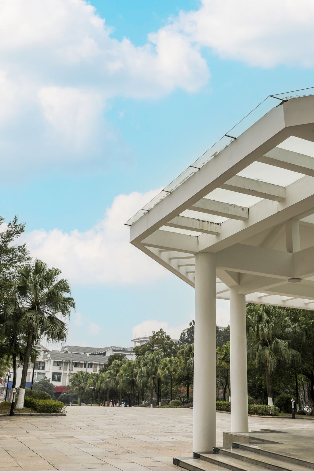 蓝天教学楼学校毕业季校园场景摄影图片素材