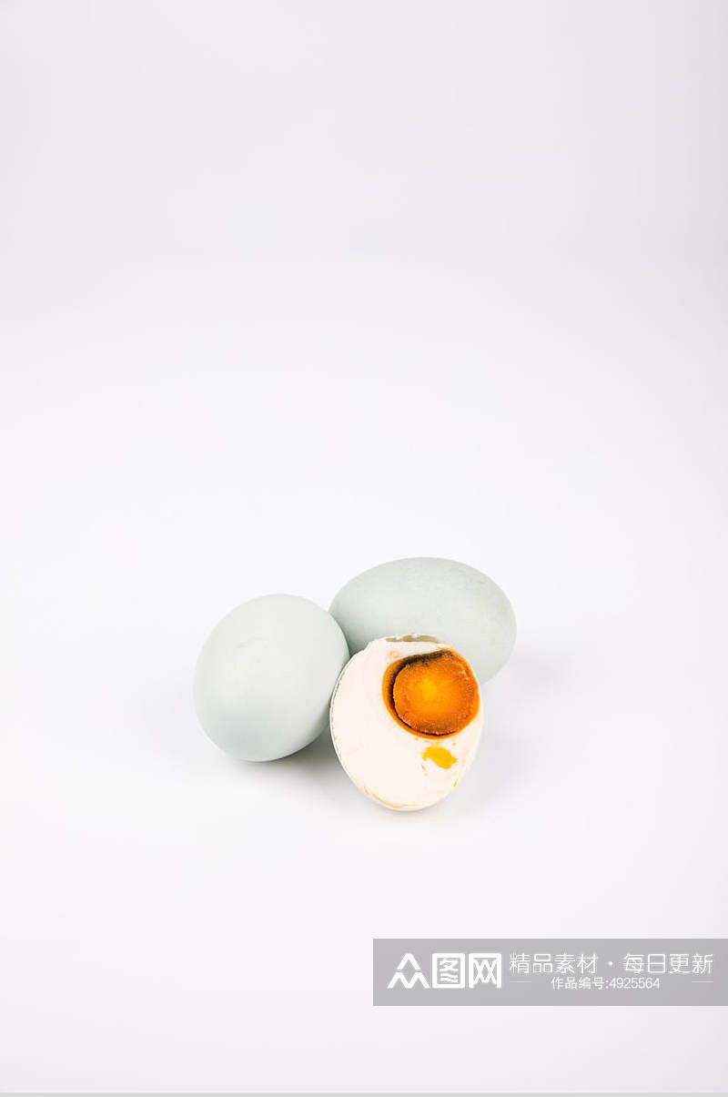 白色背景咸鸭蛋蛋黄美食食物摄影图片素材