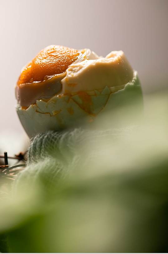 复古纱巾咸鸭蛋蛋黄美食食物摄影图片