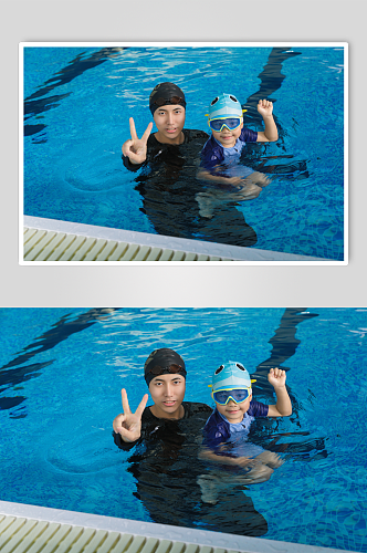 夏日小孩学游泳男教练人物摄影图片