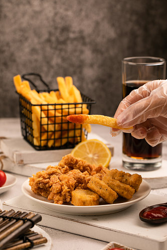 酥脆炸鸡油炸食品美食摄影图片