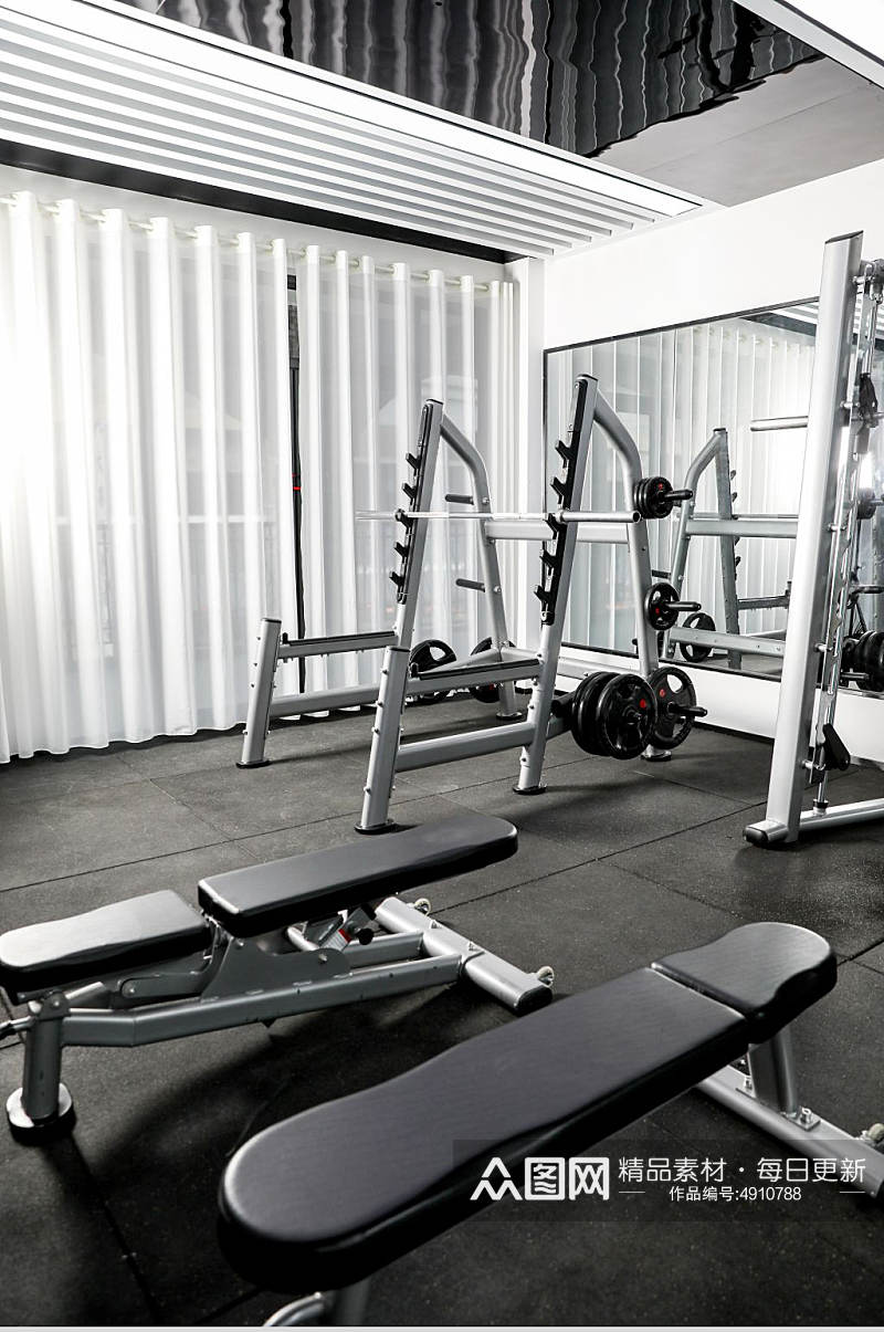健身房锻炼器械深蹲机摄影图片素材