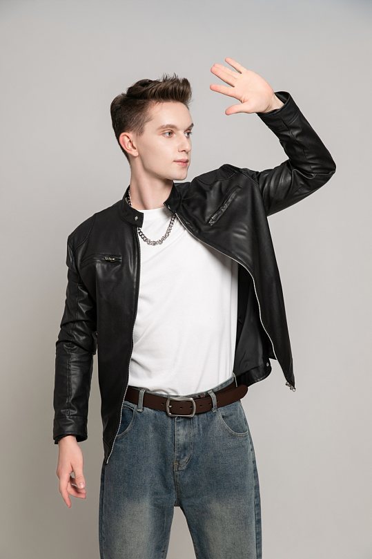 黑色夹克职场帅气时髦外国男生人物摄影图-众图网