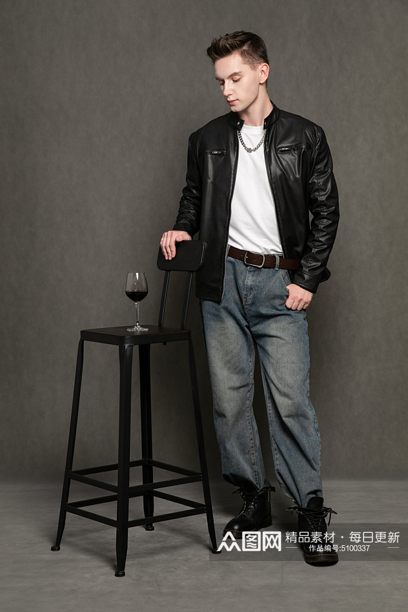 黑色夹克职场帅气时髦外国男生人物摄影图素材