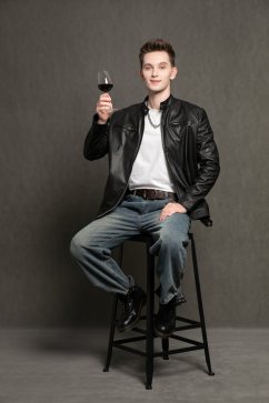 黑色夹克职场帅气时髦男生人物摄影图片