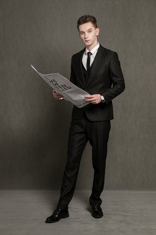 黑色西装职场帅气时髦男生人物摄影图片-众图网