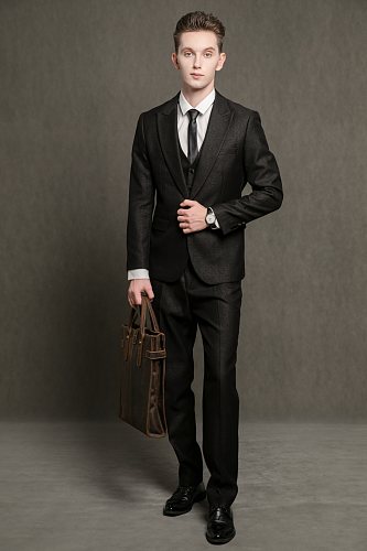 黑色西装职场帅气时髦男生人物摄影图片