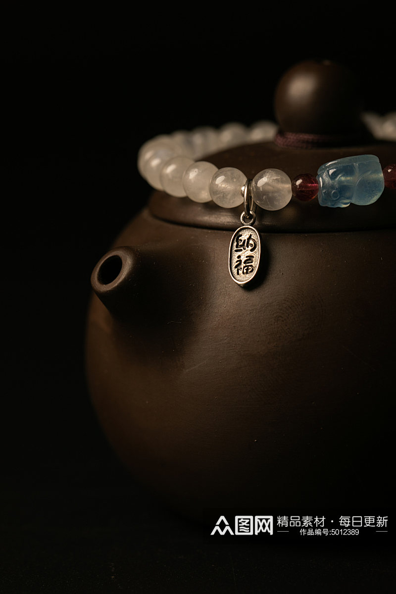 中国风灰月光石手链珠宝摄影图片素材