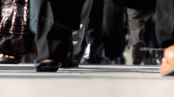 实拍人潮脚步视频-众图网