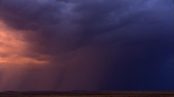 乌云密布乌云闪电-众图网