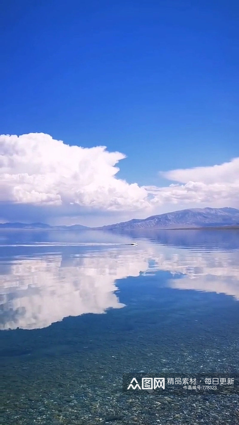 蓝天湖泊倒影唯美大自然风光风景自媒体实拍素材