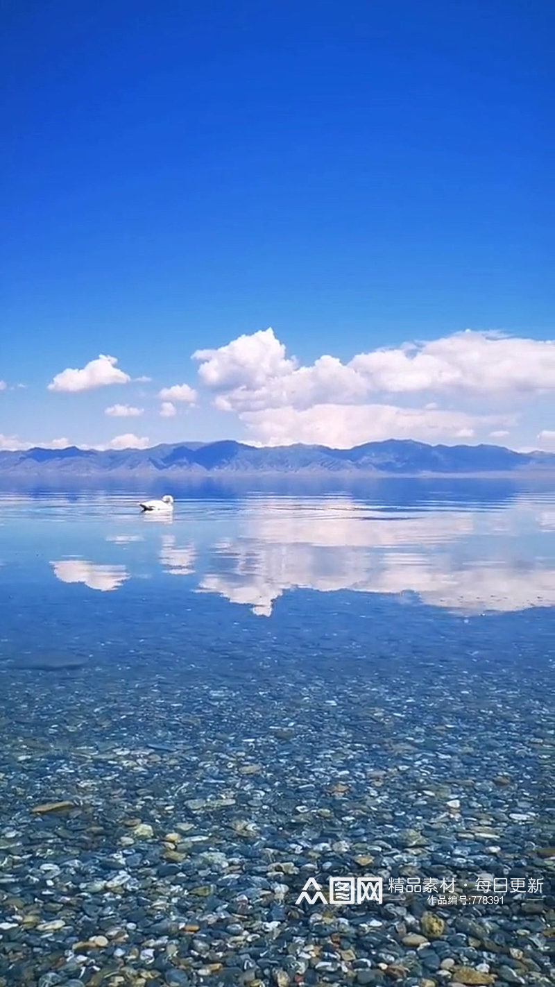 蓝天湖泊唯美大自然风光风景自媒体实拍素材