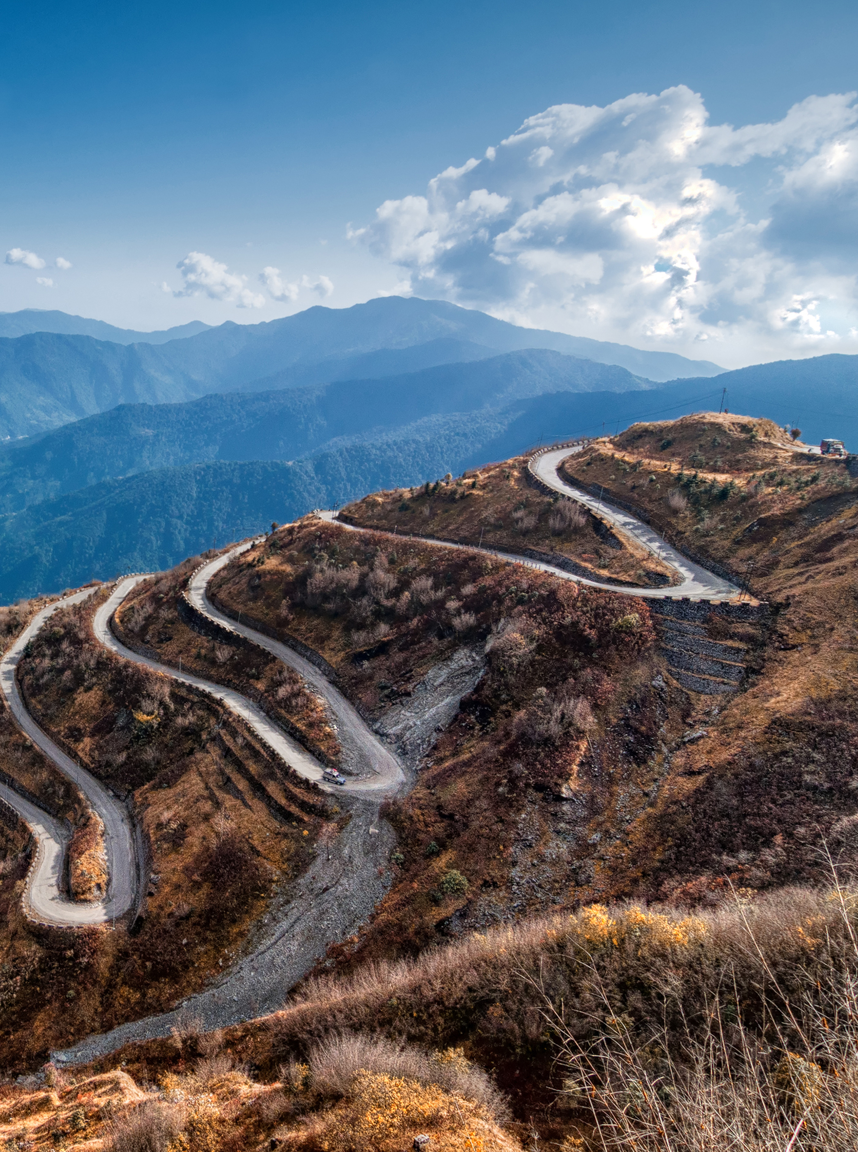 山脉山峰山丘风景画图片素材