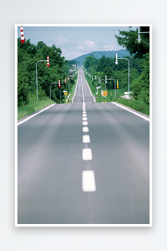 道路水彩风景画图片