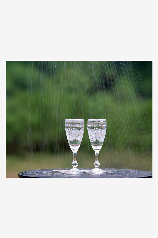 酒杯酒水造型图片素材
