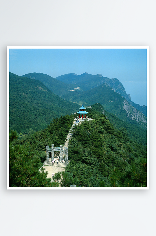 山峦景区自然风景画