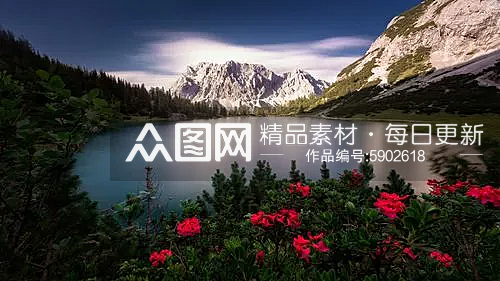 高山雾气湖倒影艺术摄影素材