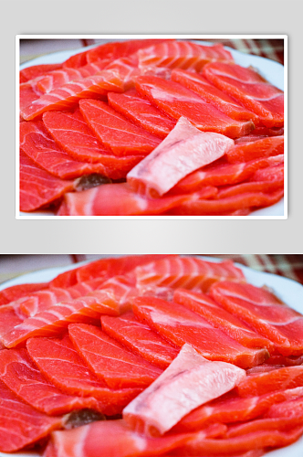 新鲜的三文鱼片美食摄影