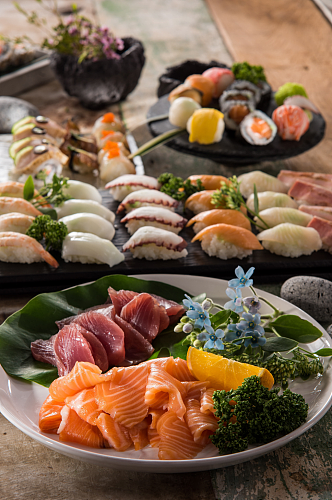 美味日式三文鱼寿司美食图片