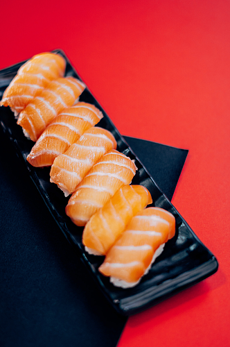 美味三文鱼寿司日式美食摄影