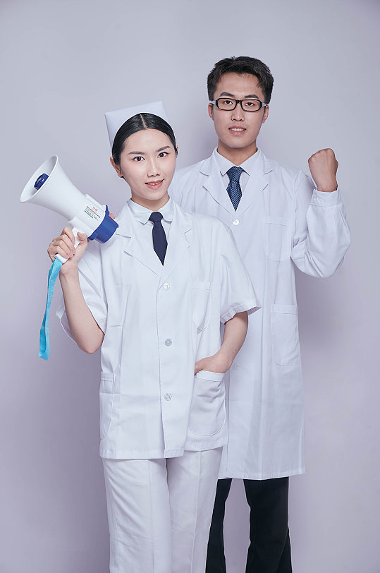 拿喇叭医生护士组合医务人员人物摄影图片