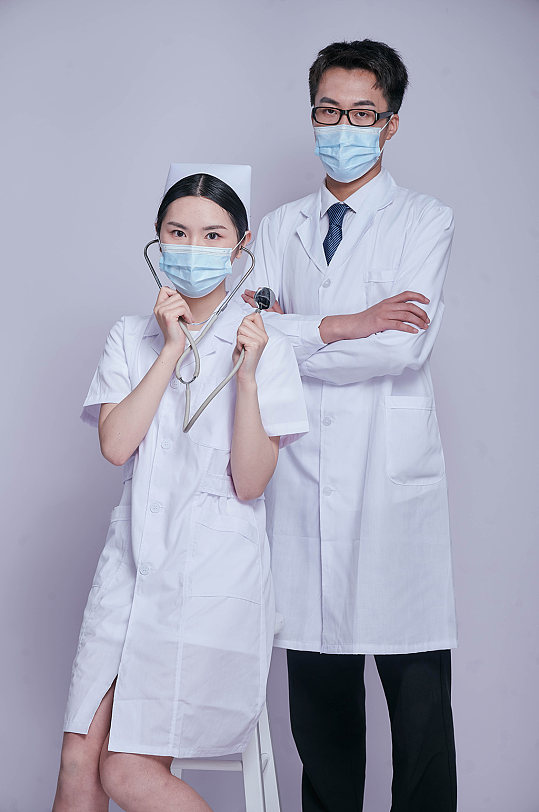 医生护士组合医务人员人物摄影图片戴听诊器