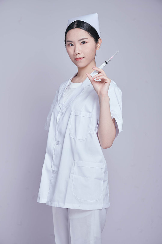 护士拿针筒医生医务人员人物摄影图片
