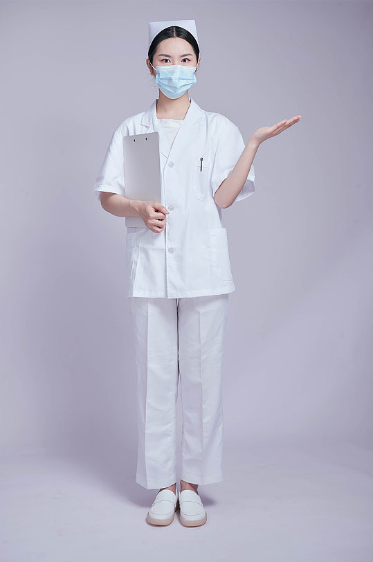 醫(yī)院護(hù)士抱著資料醫(yī)務(wù)人員人物攝影圖片
