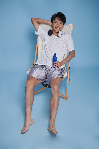啤酒节男生夏日夏季泳装人物摄影图精修