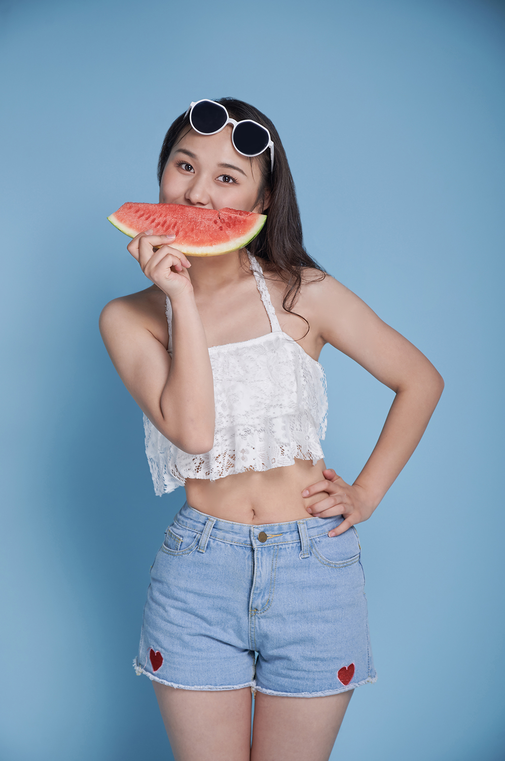 吃西瓜夏日夏季女生泳裝人物攝影圖精修素材