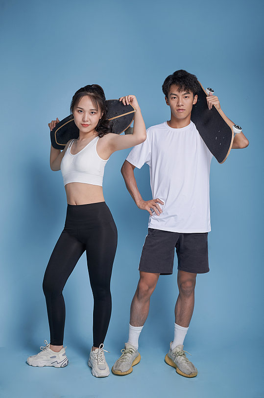 体育运动玩滑板街头运动男女人物摄影图精修-众图网